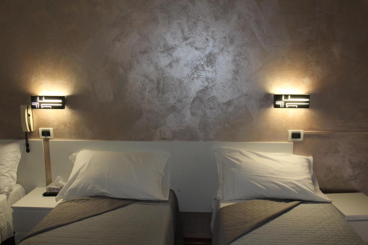 Hotel Mora 리미니 외부 사진