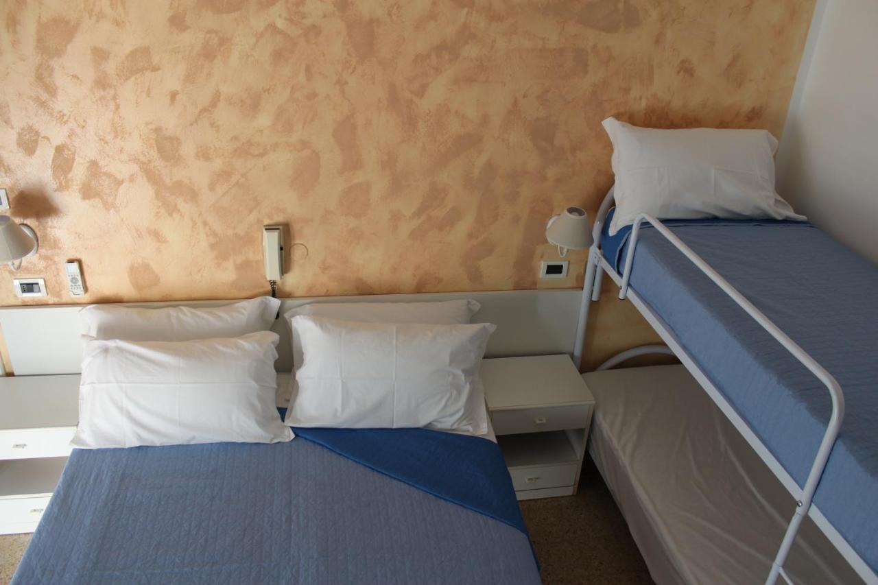 Hotel Mora 리미니 외부 사진